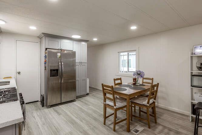 Detail Gallery Image 5 of 34 For 2151 Oakland Rd #297,  San Jose,  CA 95131 - 4 Beds | 2 Baths