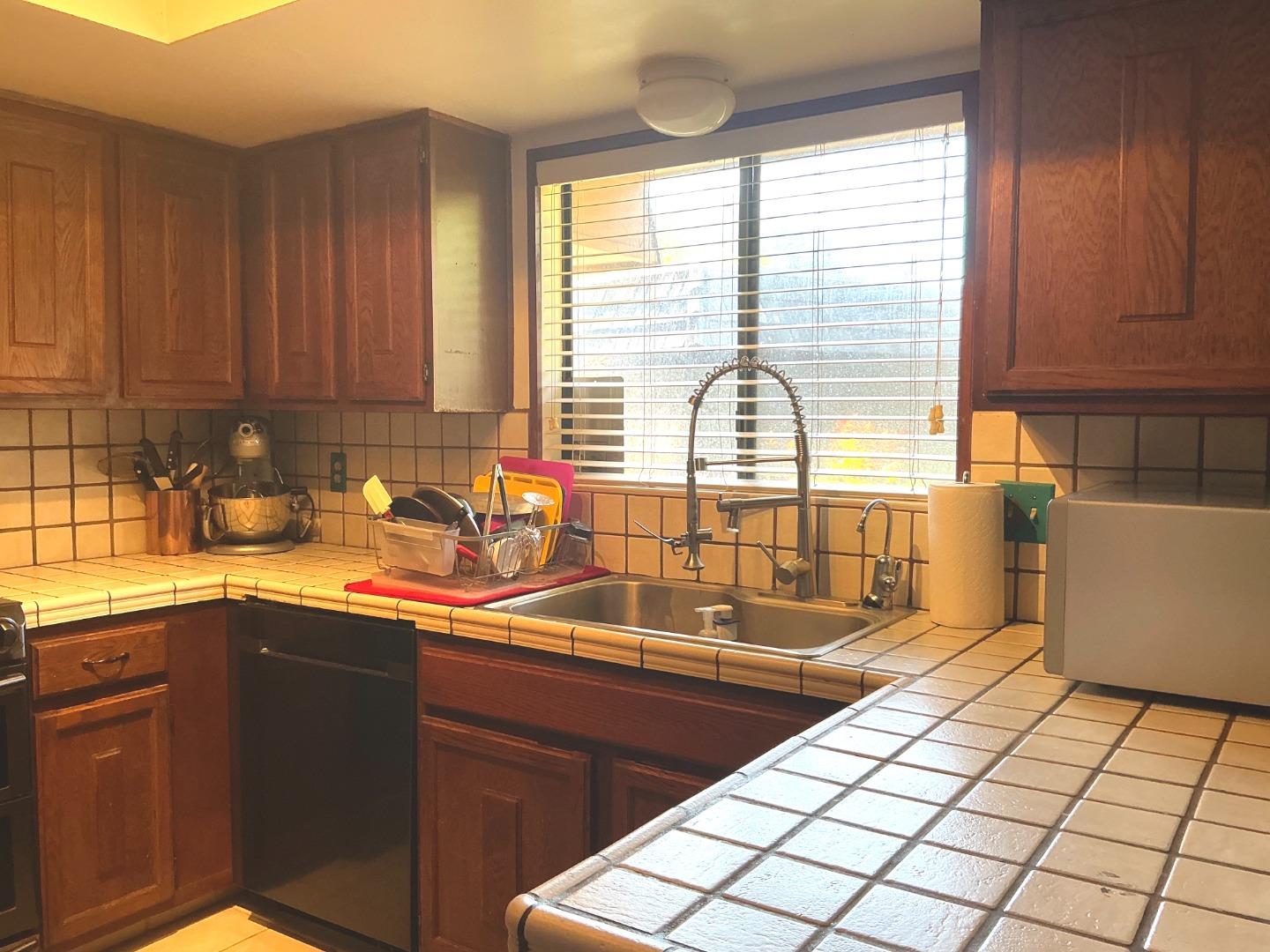 Detail Gallery Image 10 of 48 For 23799 Monterey Salinas Hwy #20,  Salinas,  CA 93908 - 2 Beds | 2 Baths