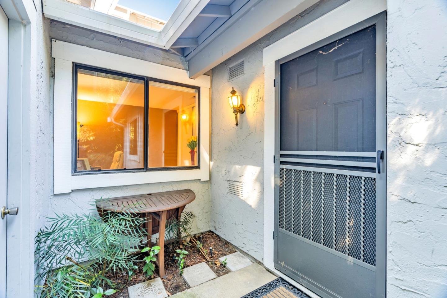 Detail Gallery Image 7 of 34 For 5022 Treaty Ct, San Jose,  CA 95136 - 2 Beds | 2 Baths