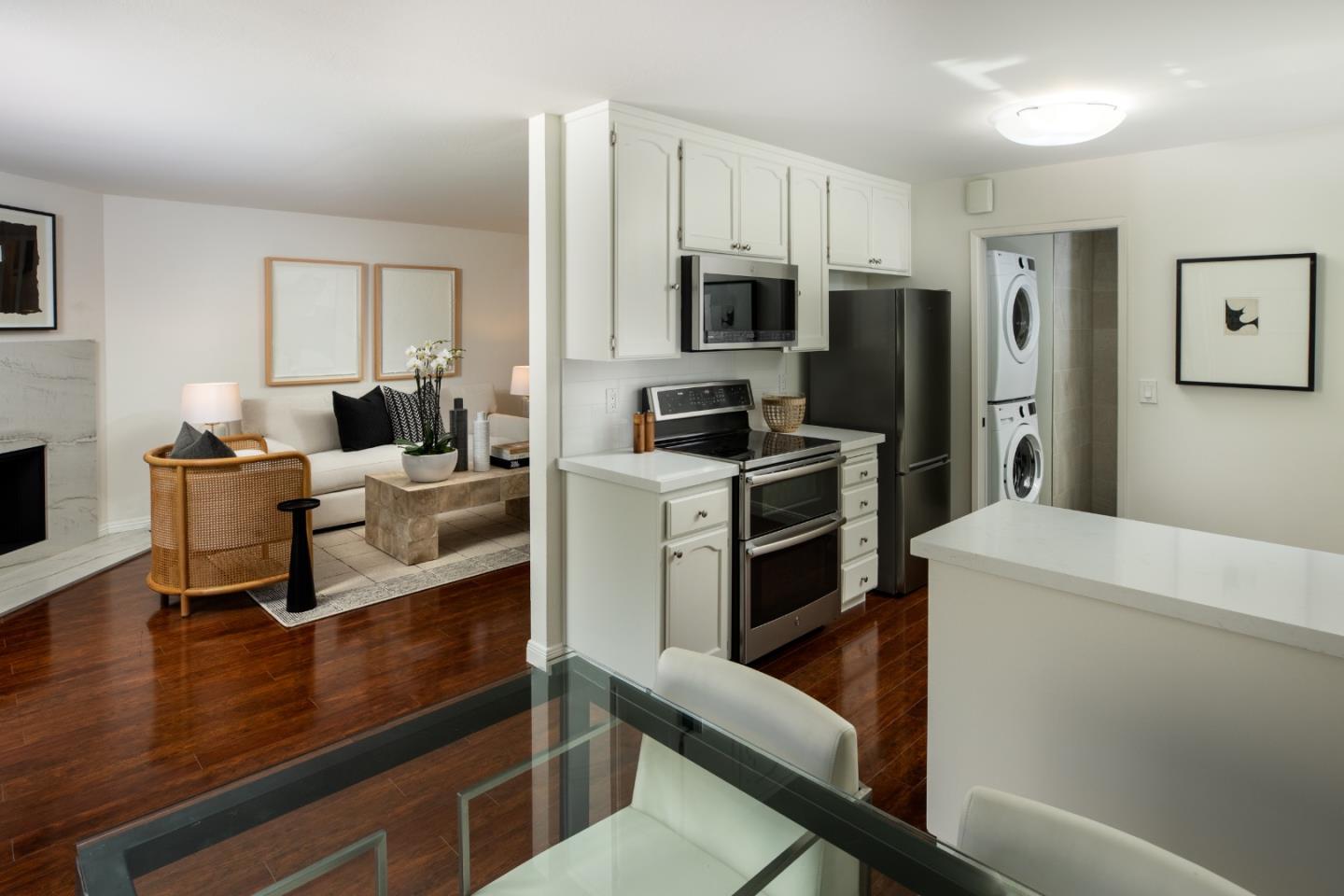 Detail Gallery Image 5 of 18 For 822 Jordan Ave, Los Altos,  CA 94022 - 2 Beds | 1/1 Baths