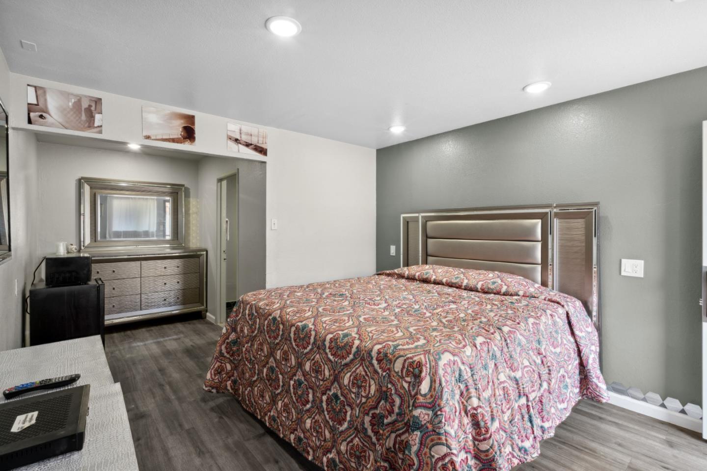Detail Gallery Image 21 of 40 For 839 Isabella St, Oakland,  CA 94607 - – Beds | – Baths