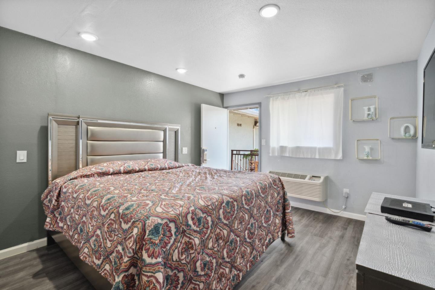 Detail Gallery Image 22 of 40 For 839 Isabella St, Oakland,  CA 94607 - – Beds | – Baths