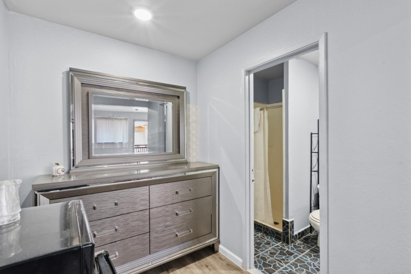 Detail Gallery Image 23 of 40 For 839 Isabella St, Oakland,  CA 94607 - – Beds | – Baths