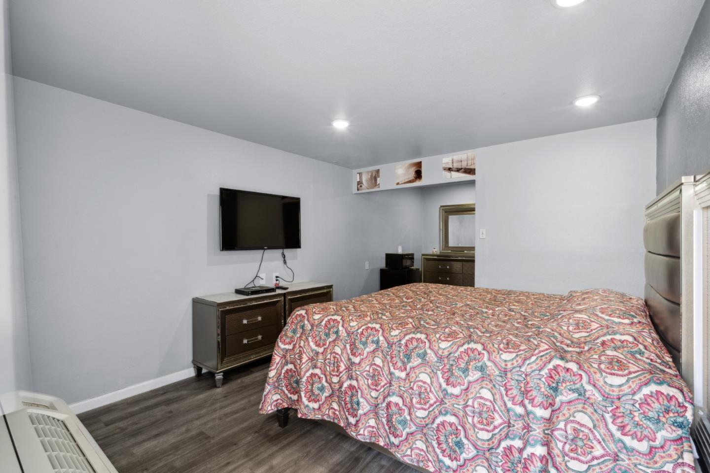 Detail Gallery Image 27 of 40 For 839 Isabella St, Oakland,  CA 94607 - – Beds | – Baths