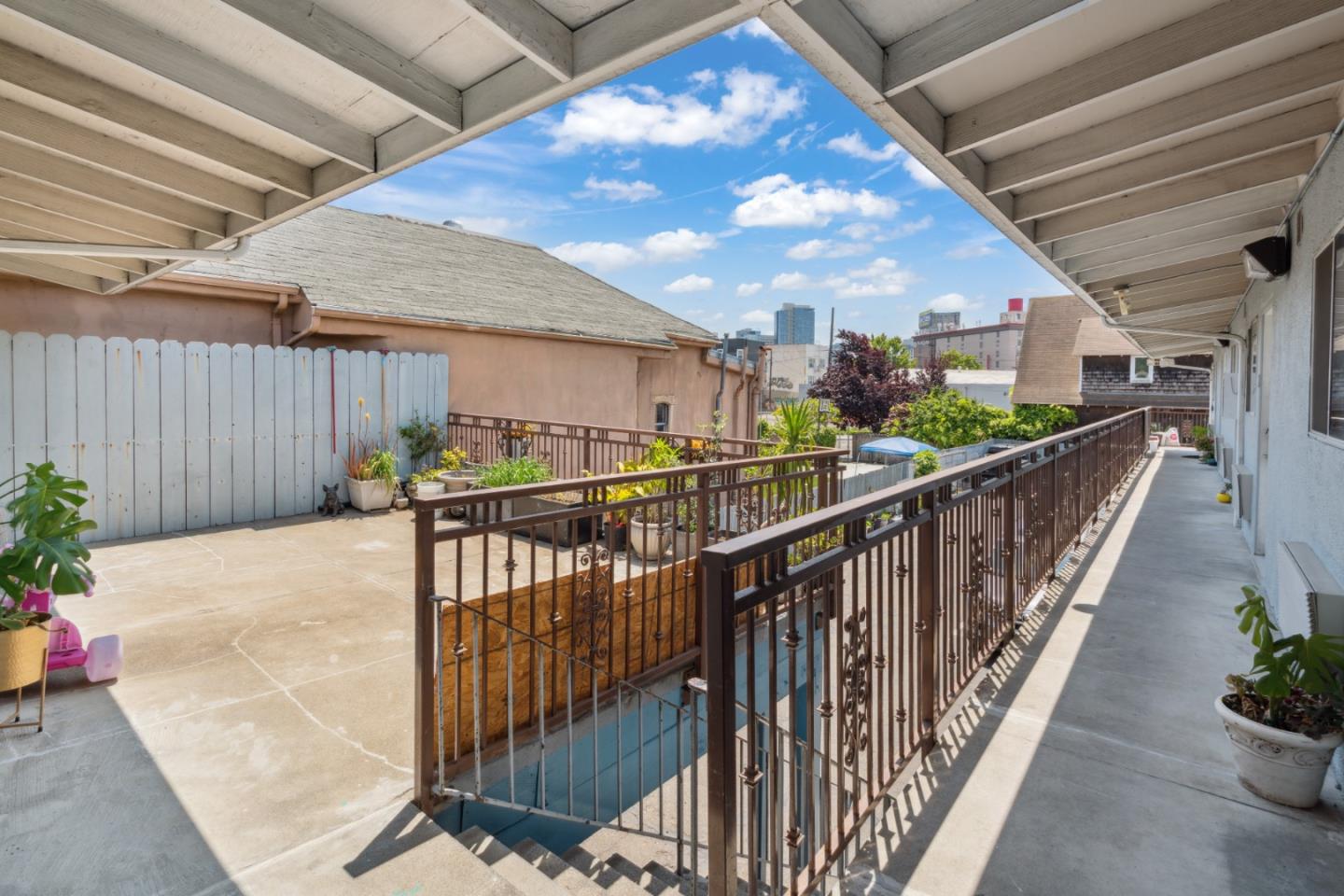 Detail Gallery Image 32 of 40 For 839 Isabella St, Oakland,  CA 94607 - – Beds | – Baths