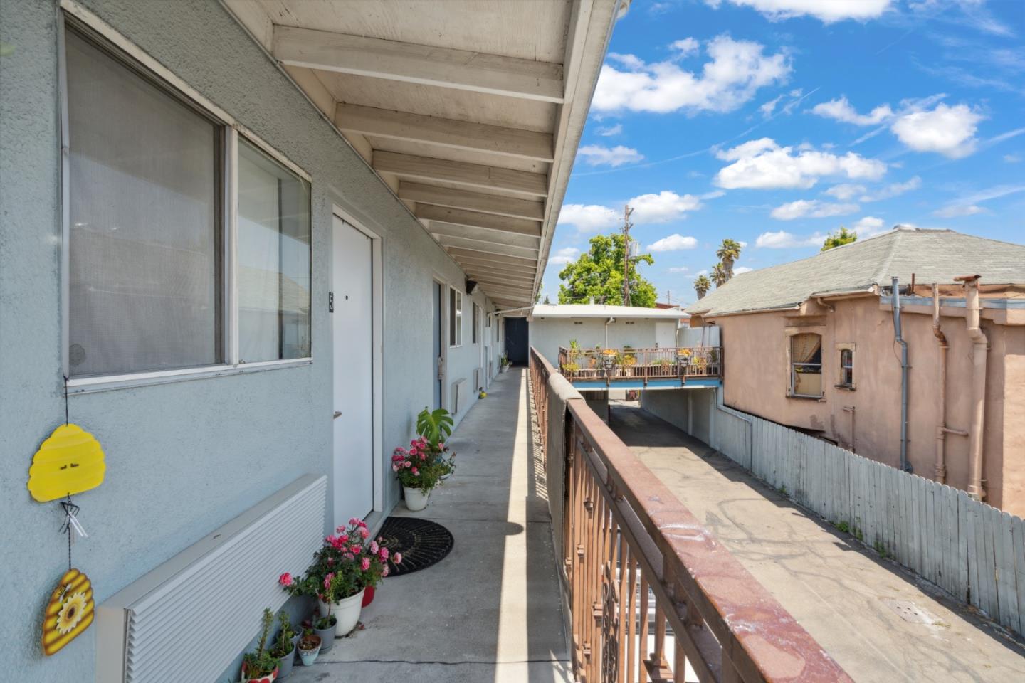 Detail Gallery Image 33 of 40 For 839 Isabella St, Oakland,  CA 94607 - – Beds | – Baths