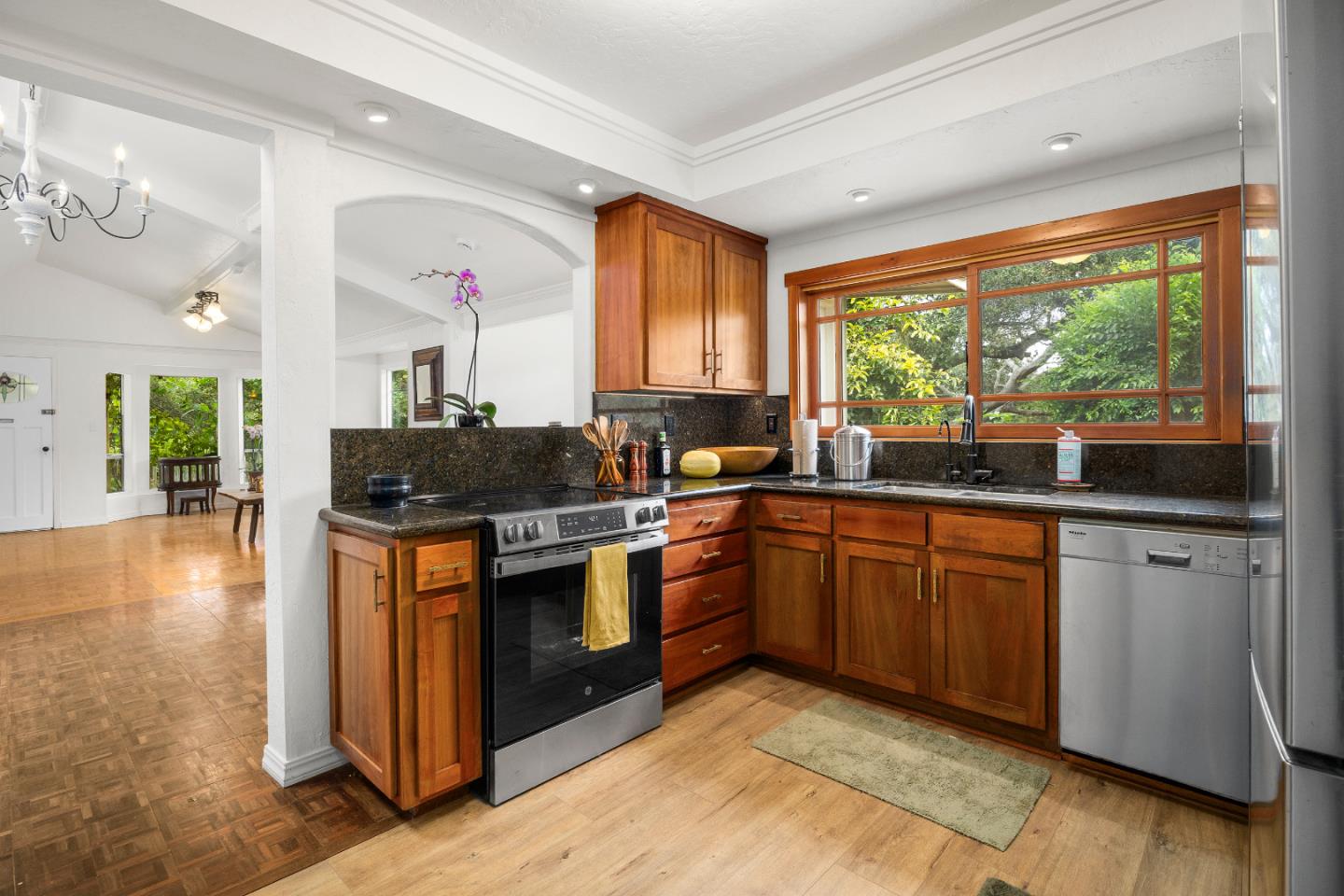 Detail Gallery Image 12 of 52 For 122 Strawberry Canyon Rd, Royal Oaks,  CA 95076 - 2 Beds | 1 Baths