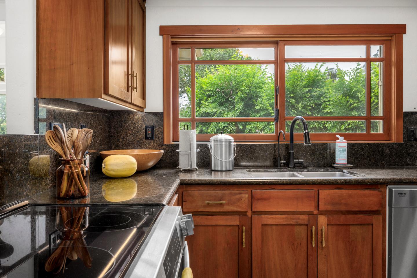 Detail Gallery Image 13 of 52 For 122 Strawberry Canyon Rd, Royal Oaks,  CA 95076 - 2 Beds | 1 Baths