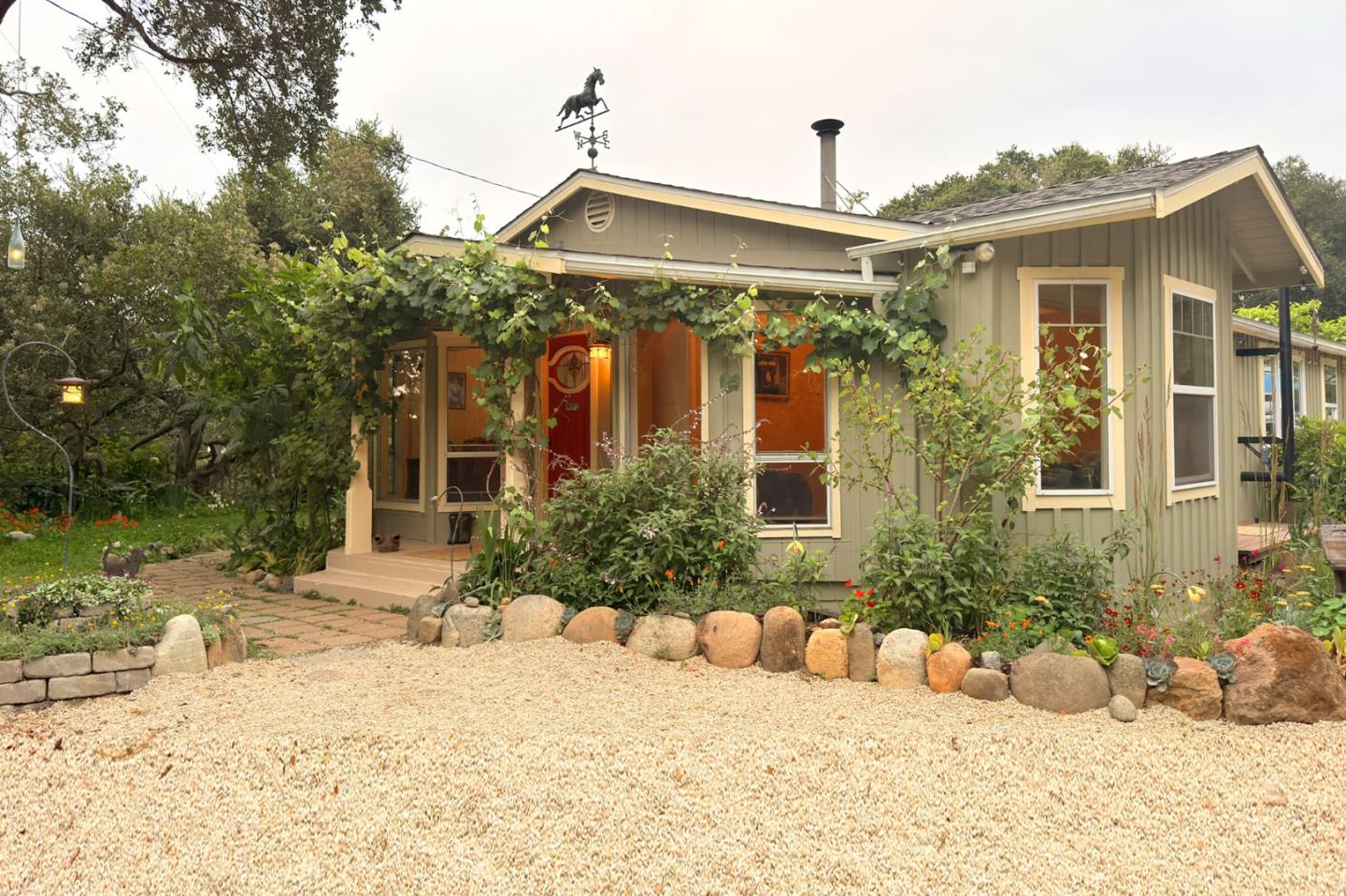 Detail Gallery Image 2 of 52 For 122 Strawberry Canyon Rd, Royal Oaks,  CA 95076 - 2 Beds | 1 Baths