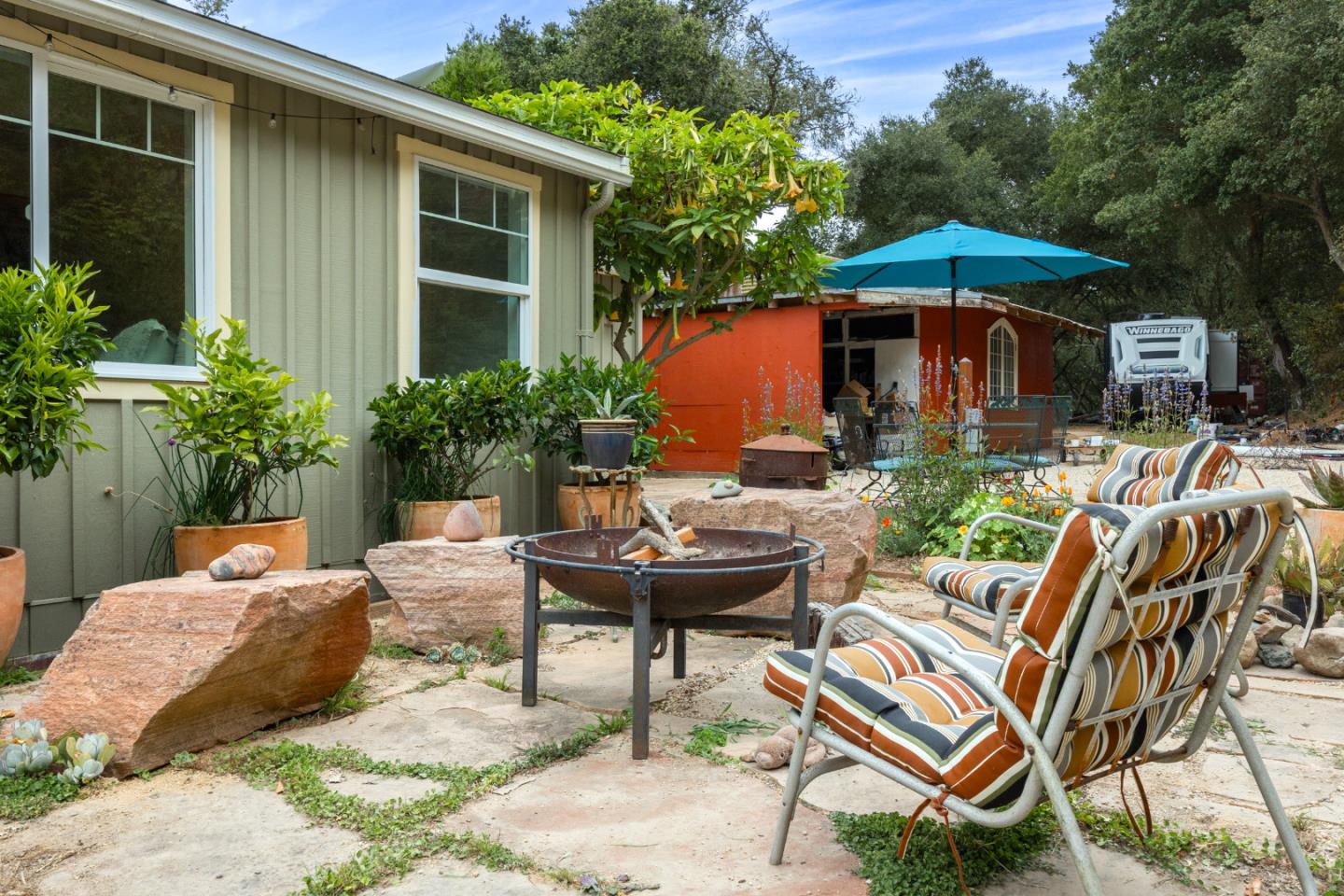 Detail Gallery Image 4 of 52 For 122 Strawberry Canyon Rd, Royal Oaks,  CA 95076 - 2 Beds | 1 Baths