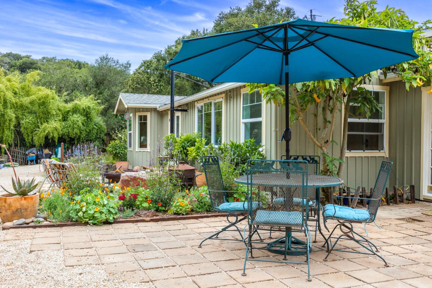 Detail Gallery Image 5 of 52 For 122 Strawberry Canyon Rd, Royal Oaks,  CA 95076 - 2 Beds | 1 Baths