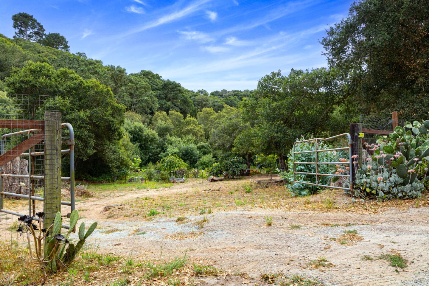 Detail Gallery Image 50 of 52 For 122 Strawberry Canyon Rd, Royal Oaks,  CA 95076 - 2 Beds | 1 Baths