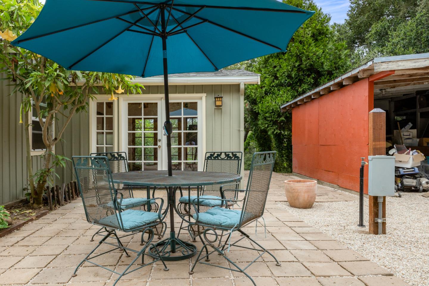 Detail Gallery Image 6 of 52 For 122 Strawberry Canyon Rd, Royal Oaks,  CA 95076 - 2 Beds | 1 Baths