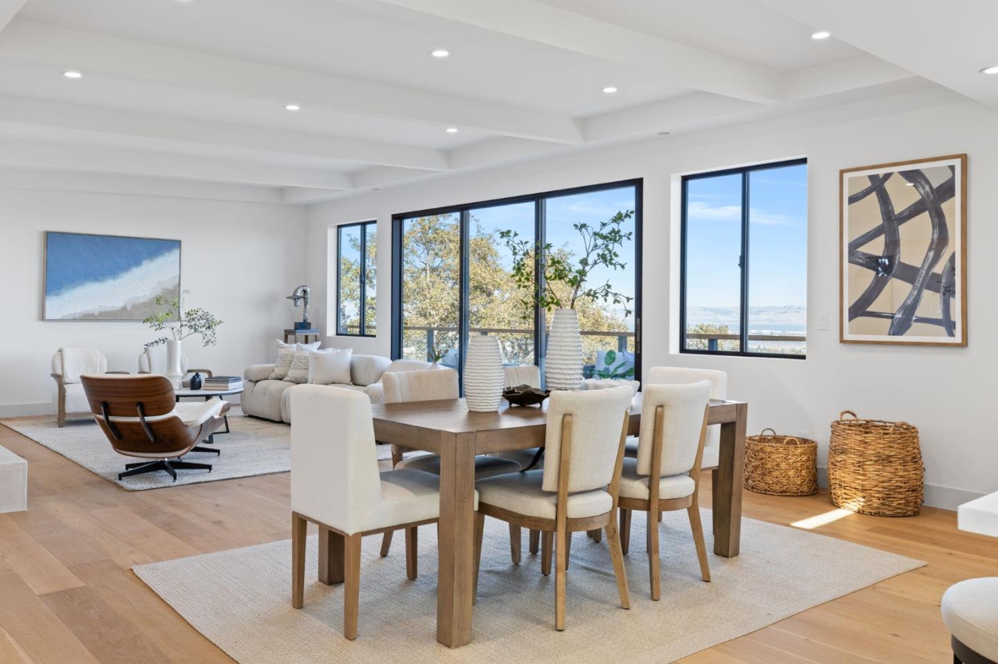 Detail Gallery Image 16 of 41 For 760 Loma Ct, Redwood City,  CA 94062 - 4 Beds | 3/1 Baths