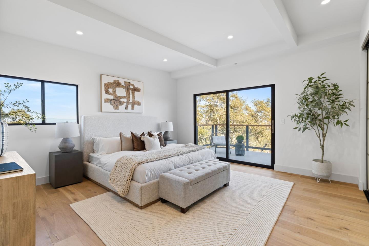 Detail Gallery Image 29 of 41 For 760 Loma Ct, Redwood City,  CA 94062 - 4 Beds | 3/1 Baths
