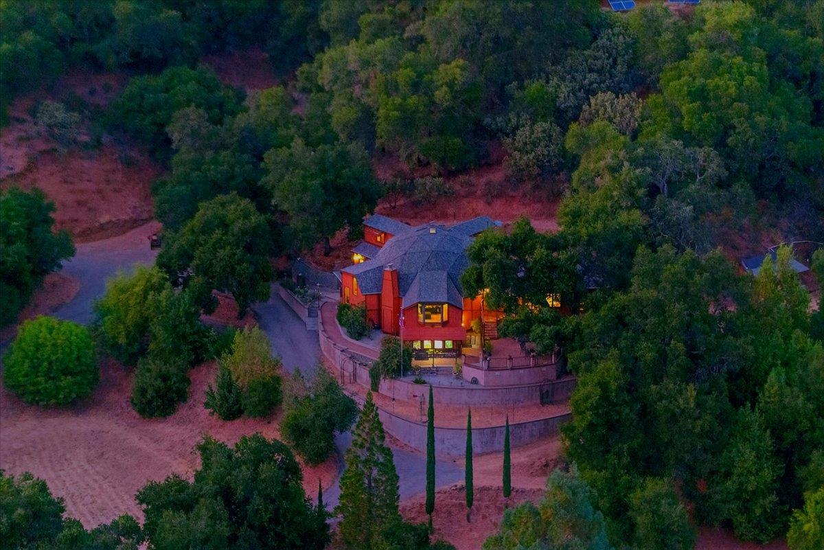 Detail Gallery Image 101 of 108 For 5224 Twin Falls Rd, Morgan Hill,  CA 95037 - 3 Beds | 2 Baths
