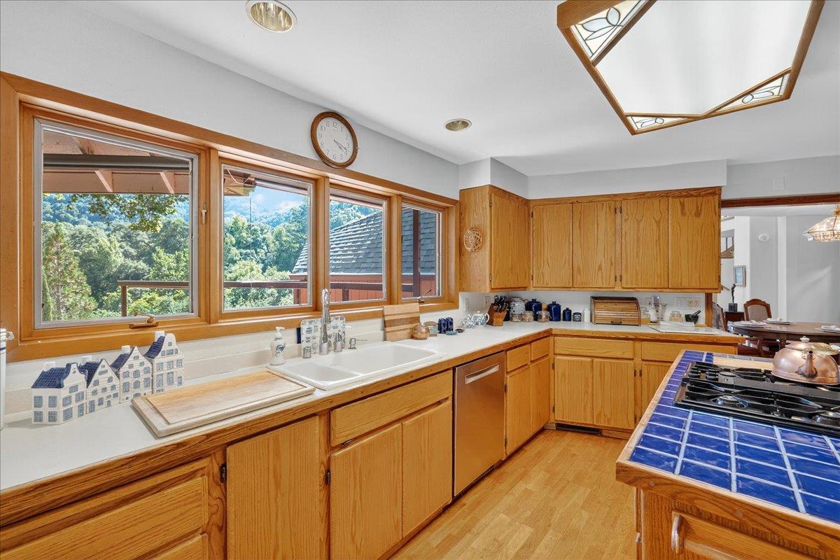 Detail Gallery Image 33 of 108 For 5224 Twin Falls Rd, Morgan Hill,  CA 95037 - 3 Beds | 2 Baths
