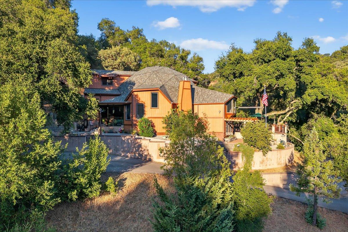 Detail Gallery Image 7 of 108 For 5224 Twin Falls Rd, Morgan Hill,  CA 95037 - 3 Beds | 2 Baths