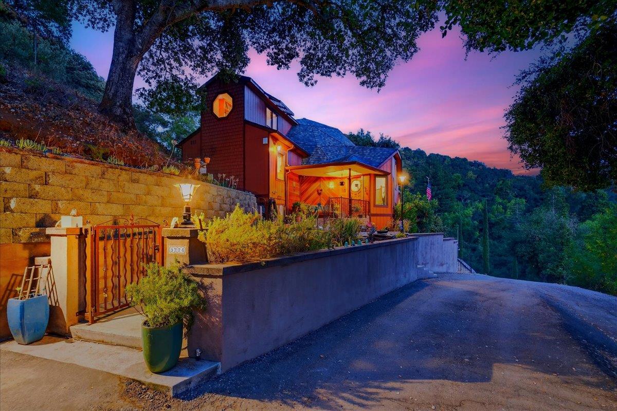 Detail Gallery Image 86 of 108 For 5224 Twin Falls Rd, Morgan Hill,  CA 95037 - 3 Beds | 2 Baths