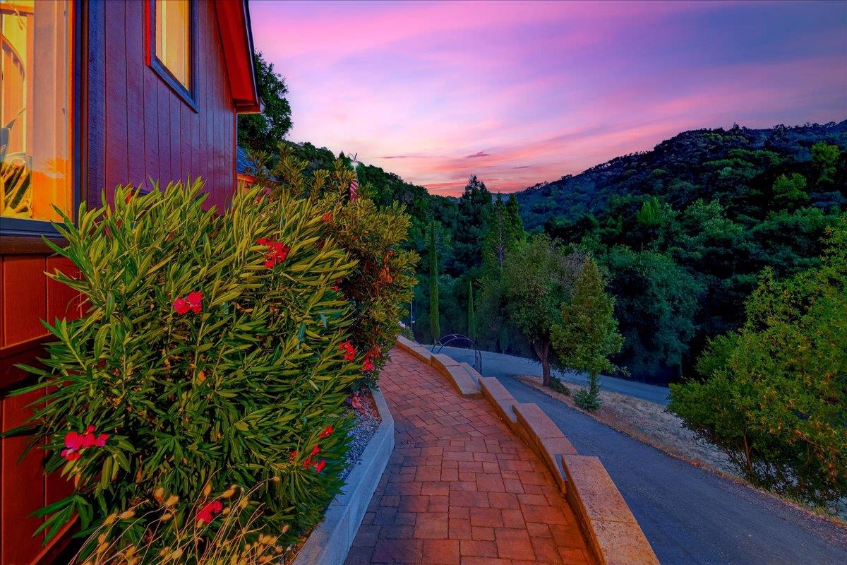 Detail Gallery Image 95 of 108 For 5224 Twin Falls Rd, Morgan Hill,  CA 95037 - 3 Beds | 2 Baths