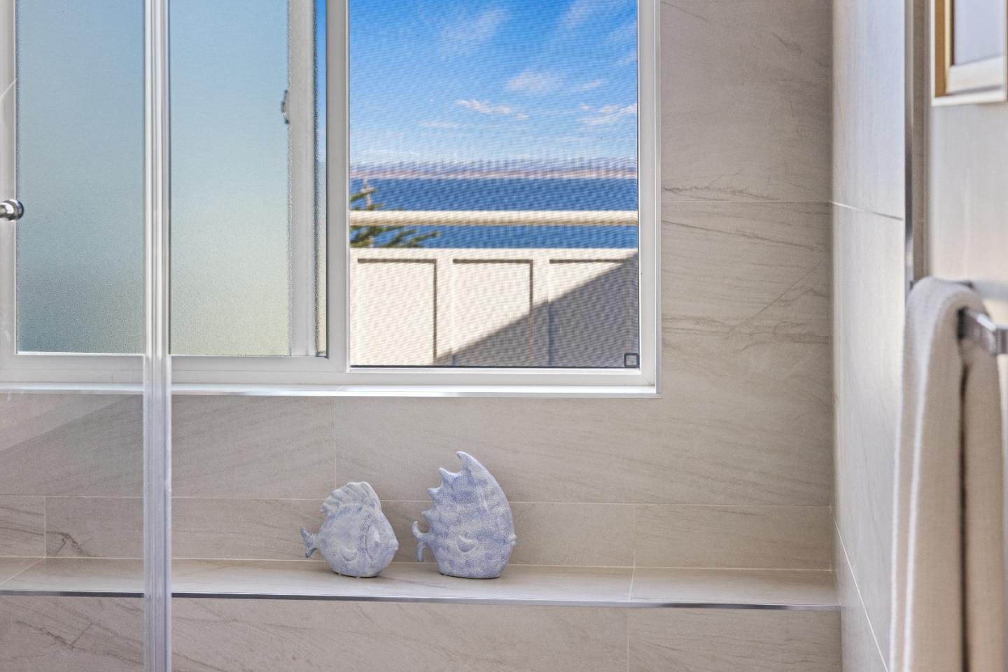 Detail Gallery Image 16 of 26 For 457 Wave St #1,  Monterey,  CA 93940 - 2 Beds | 1/1 Baths