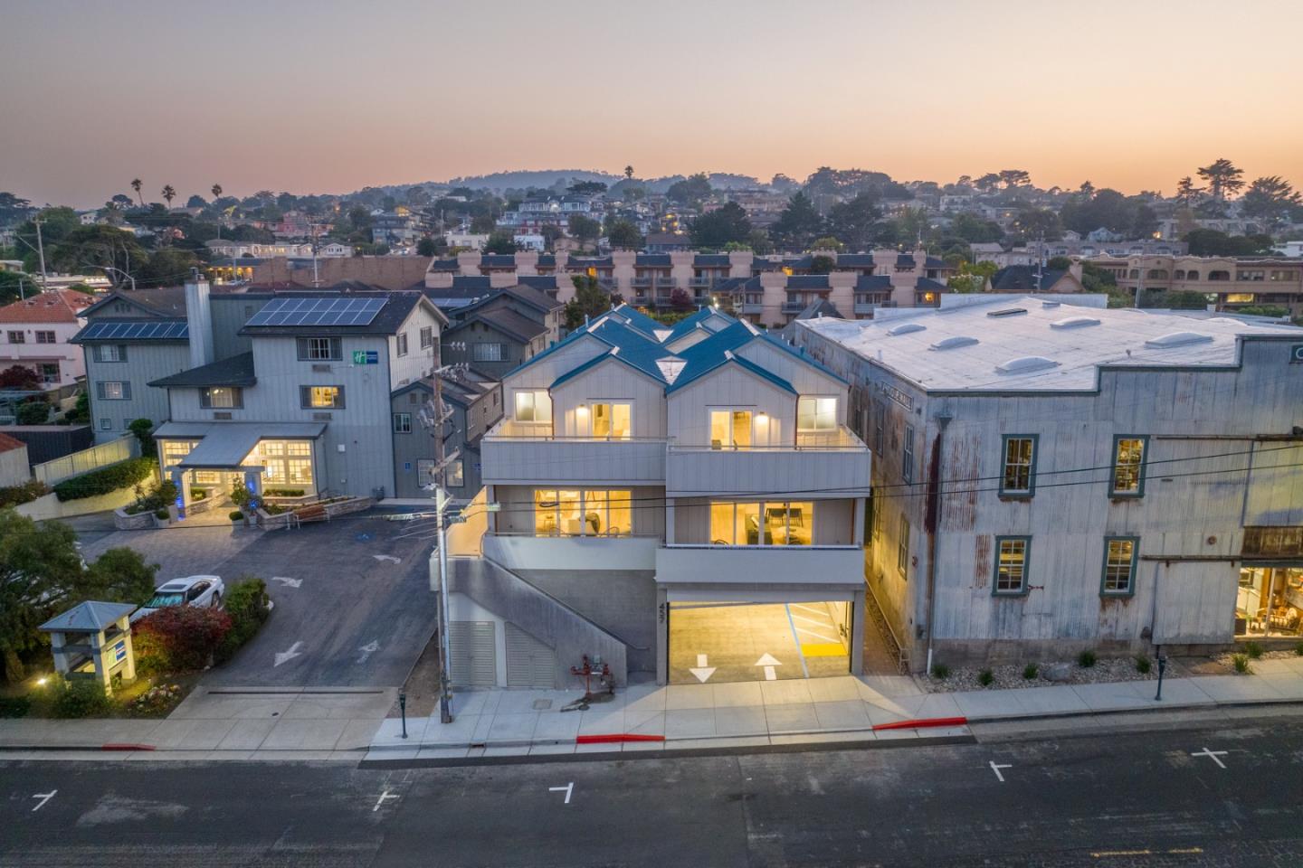Detail Gallery Image 21 of 26 For 457 Wave St #1,  Monterey,  CA 93940 - 2 Beds | 1/1 Baths