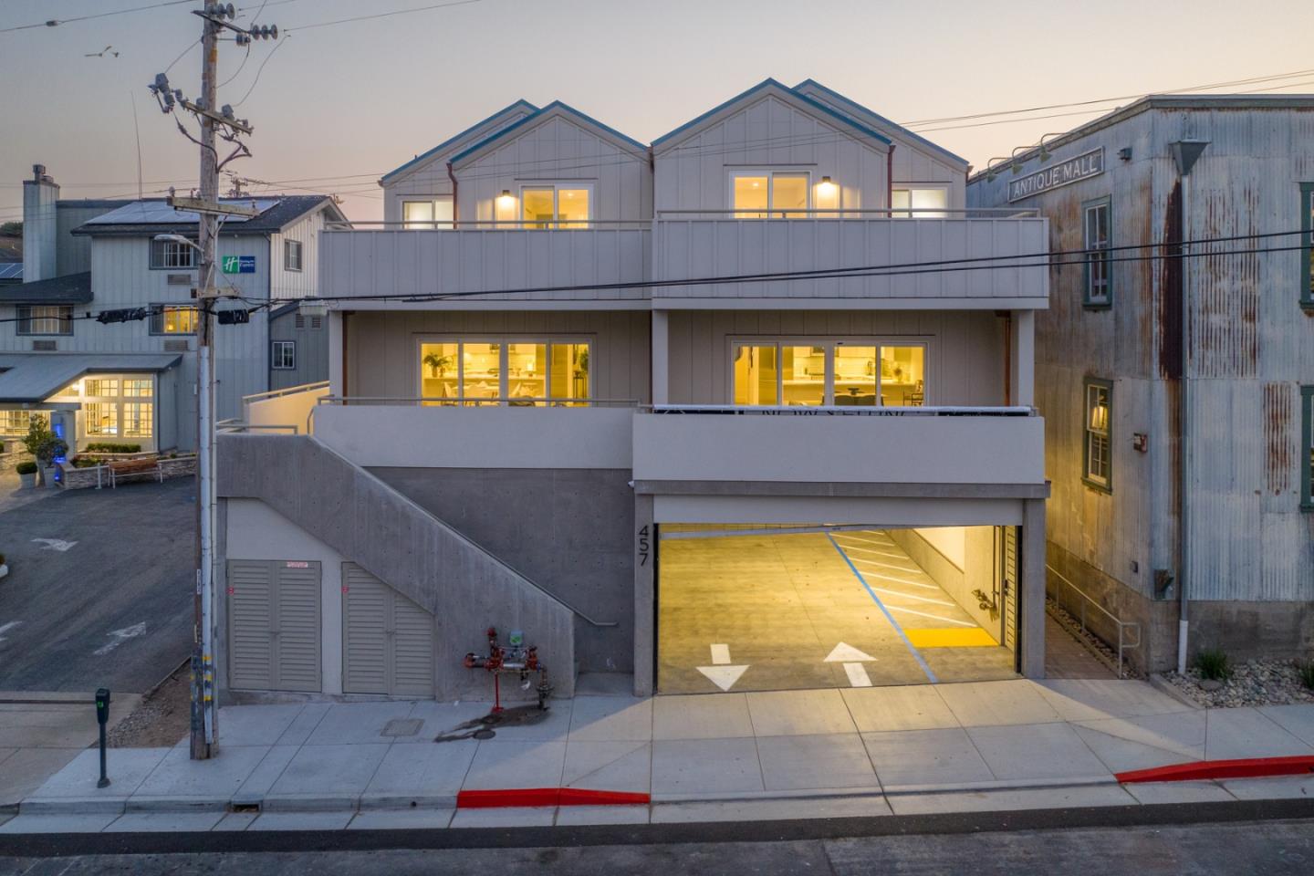 Detail Gallery Image 22 of 26 For 457 Wave St #1,  Monterey,  CA 93940 - 2 Beds | 1/1 Baths