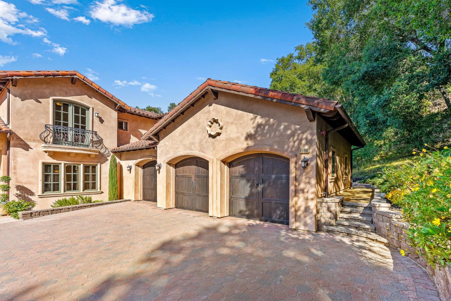 Detail Gallery Image 10 of 75 For 11860 Francemont Dr, Los Altos Hills,  CA 94022 - 7 Beds | 6 Baths