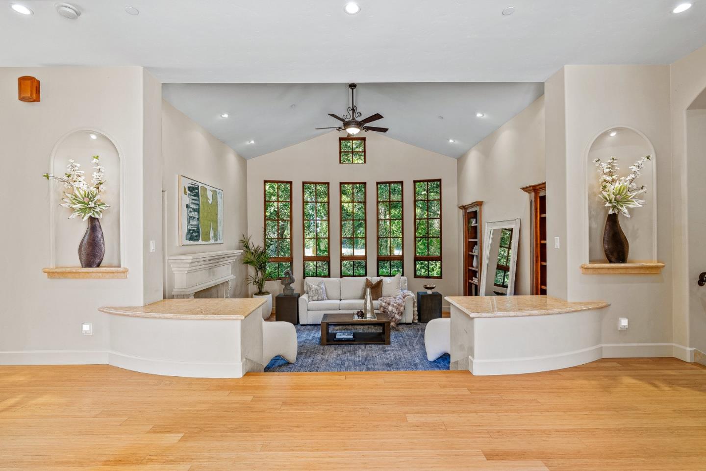 Detail Gallery Image 11 of 75 For 11860 Francemont Dr, Los Altos Hills,  CA 94022 - 7 Beds | 6 Baths