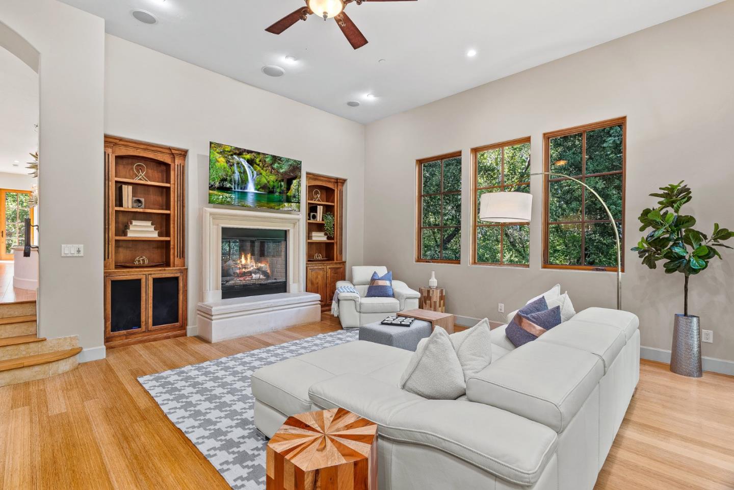 Detail Gallery Image 16 of 75 For 11860 Francemont Dr, Los Altos Hills,  CA 94022 - 7 Beds | 6 Baths