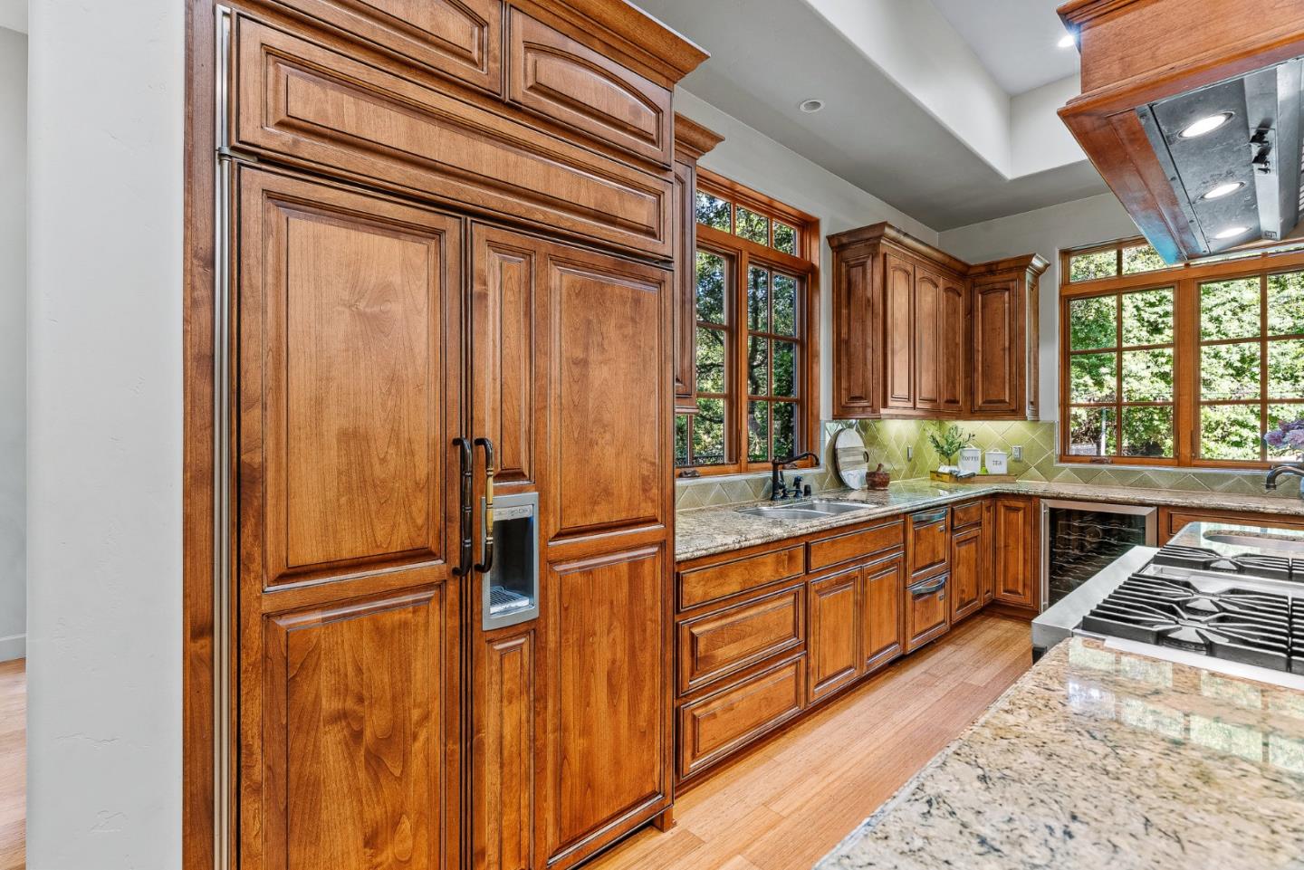 Detail Gallery Image 22 of 75 For 11860 Francemont Dr, Los Altos Hills,  CA 94022 - 7 Beds | 6 Baths