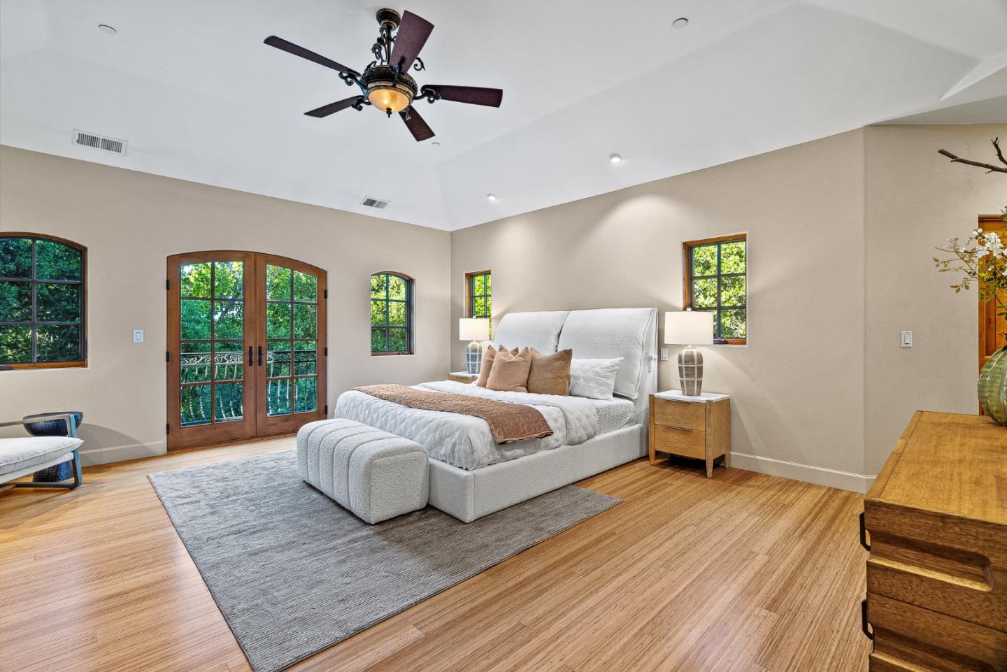 Detail Gallery Image 41 of 75 For 11860 Francemont Dr, Los Altos Hills,  CA 94022 - 7 Beds | 6 Baths