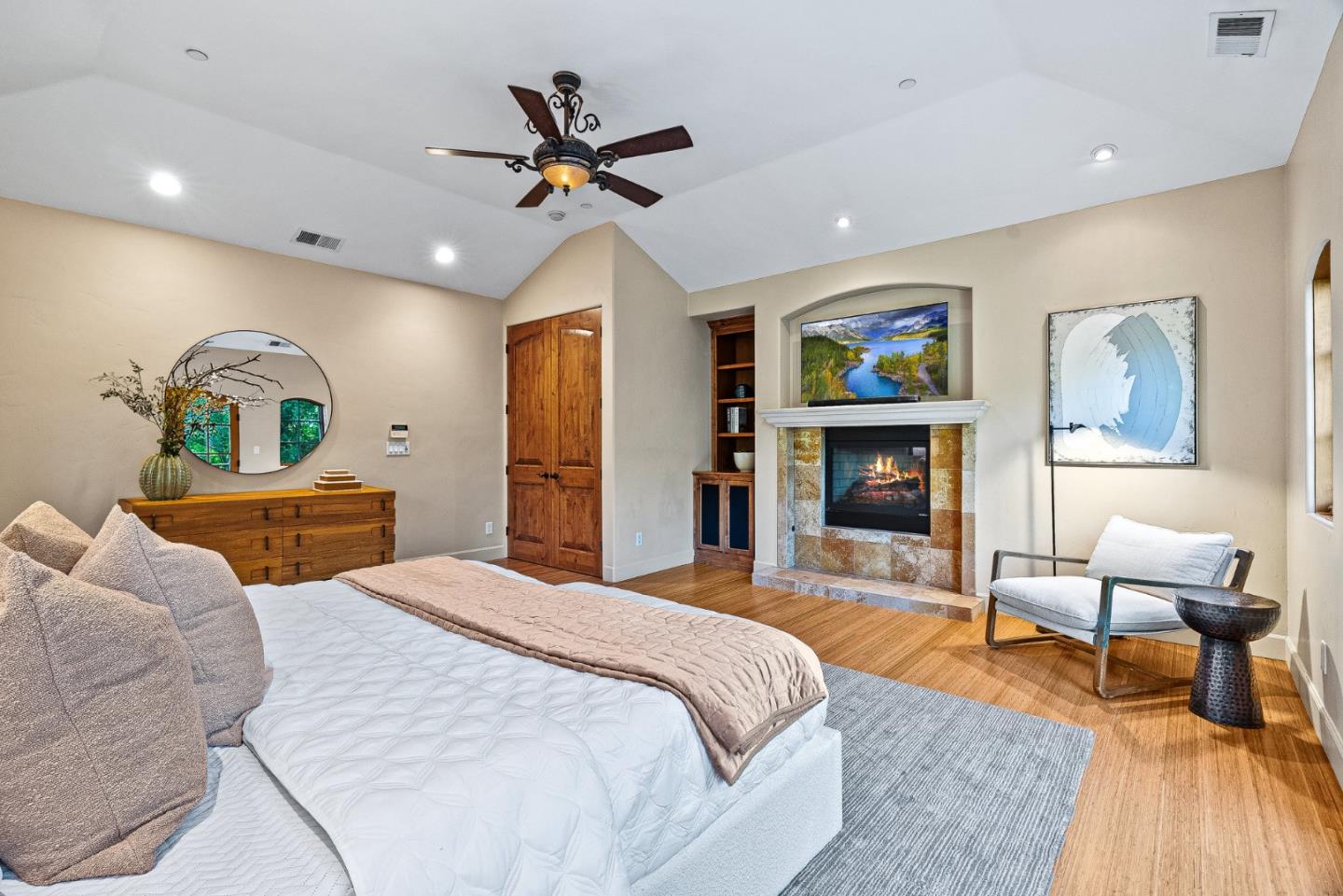 Detail Gallery Image 42 of 75 For 11860 Francemont Dr, Los Altos Hills,  CA 94022 - 7 Beds | 6 Baths