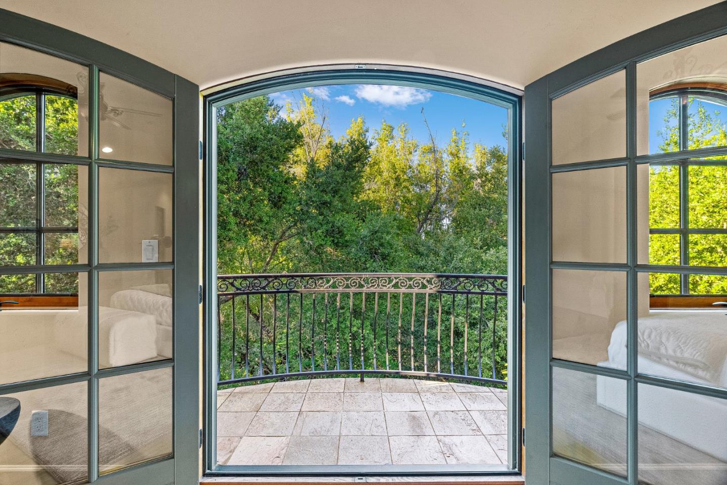 Detail Gallery Image 46 of 75 For 11860 Francemont Dr, Los Altos Hills,  CA 94022 - 7 Beds | 6 Baths