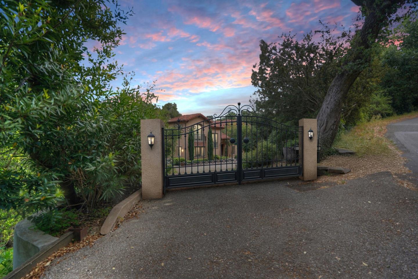 Detail Gallery Image 69 of 75 For 11860 Francemont Dr, Los Altos Hills,  CA 94022 - 7 Beds | 6 Baths