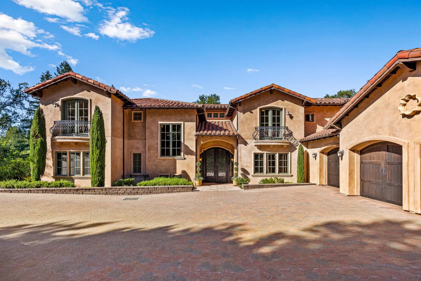 Detail Gallery Image 9 of 75 For 11860 Francemont Dr, Los Altos Hills,  CA 94022 - 7 Beds | 6 Baths