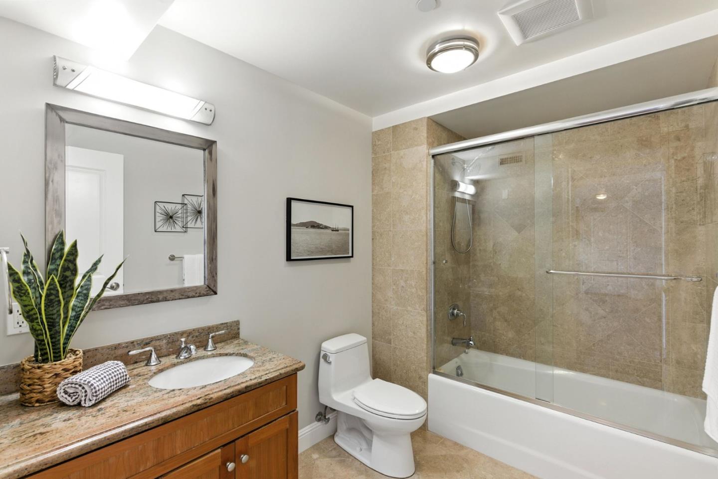 Detail Gallery Image 12 of 29 For 2443 Clement St #4,  San Francisco,  CA 94121 - 2 Beds | 1 Baths