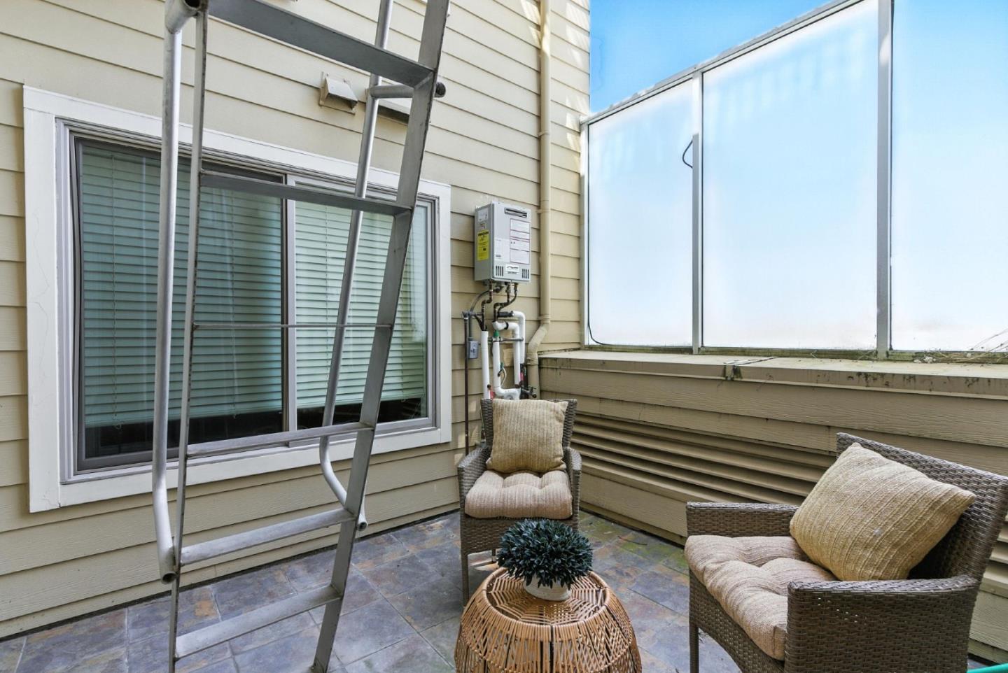 Detail Gallery Image 15 of 29 For 2443 Clement St #4,  San Francisco,  CA 94121 - 2 Beds | 1 Baths
