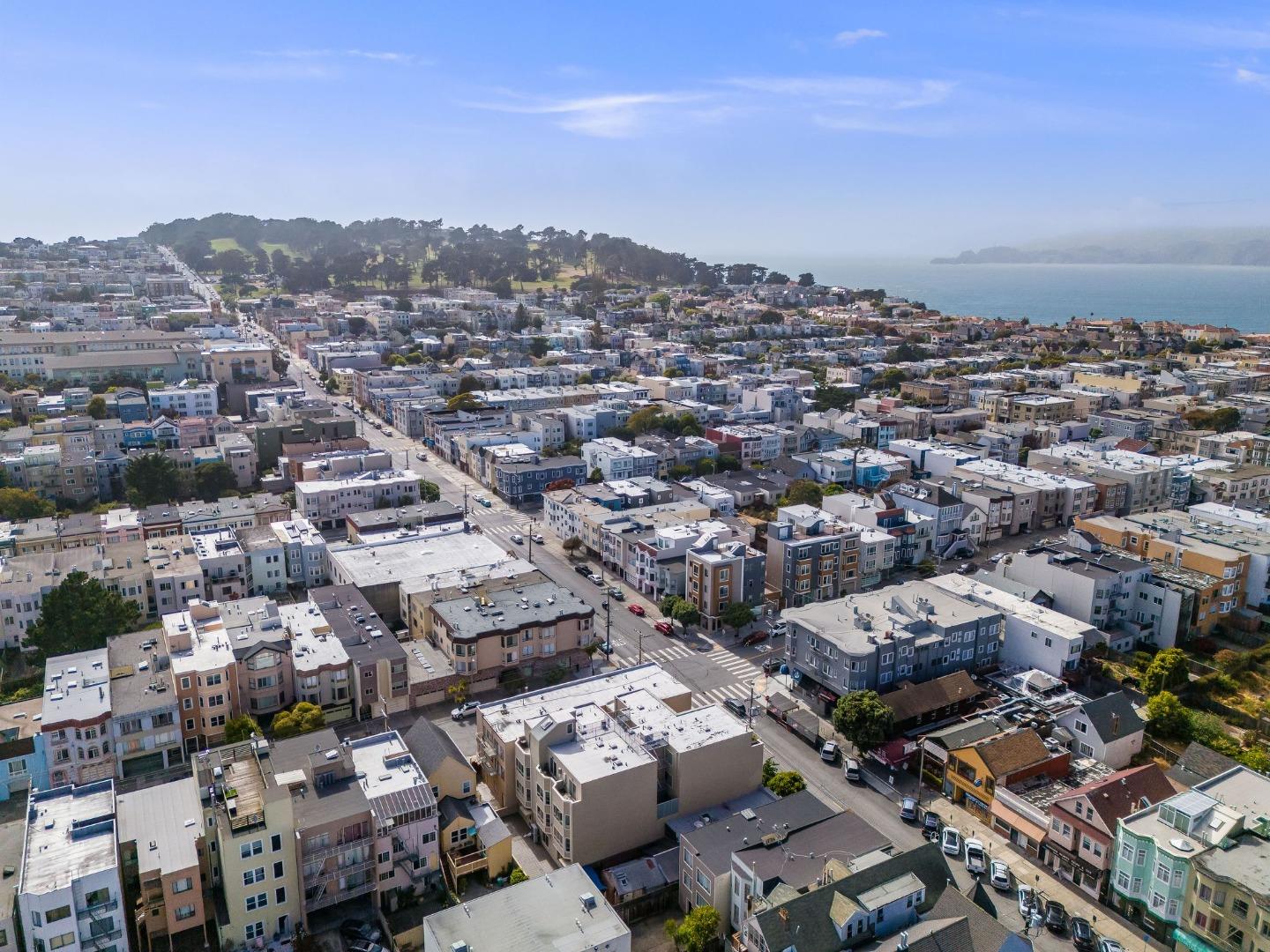 Detail Gallery Image 24 of 29 For 2443 Clement St #4,  San Francisco,  CA 94121 - 2 Beds | 1 Baths
