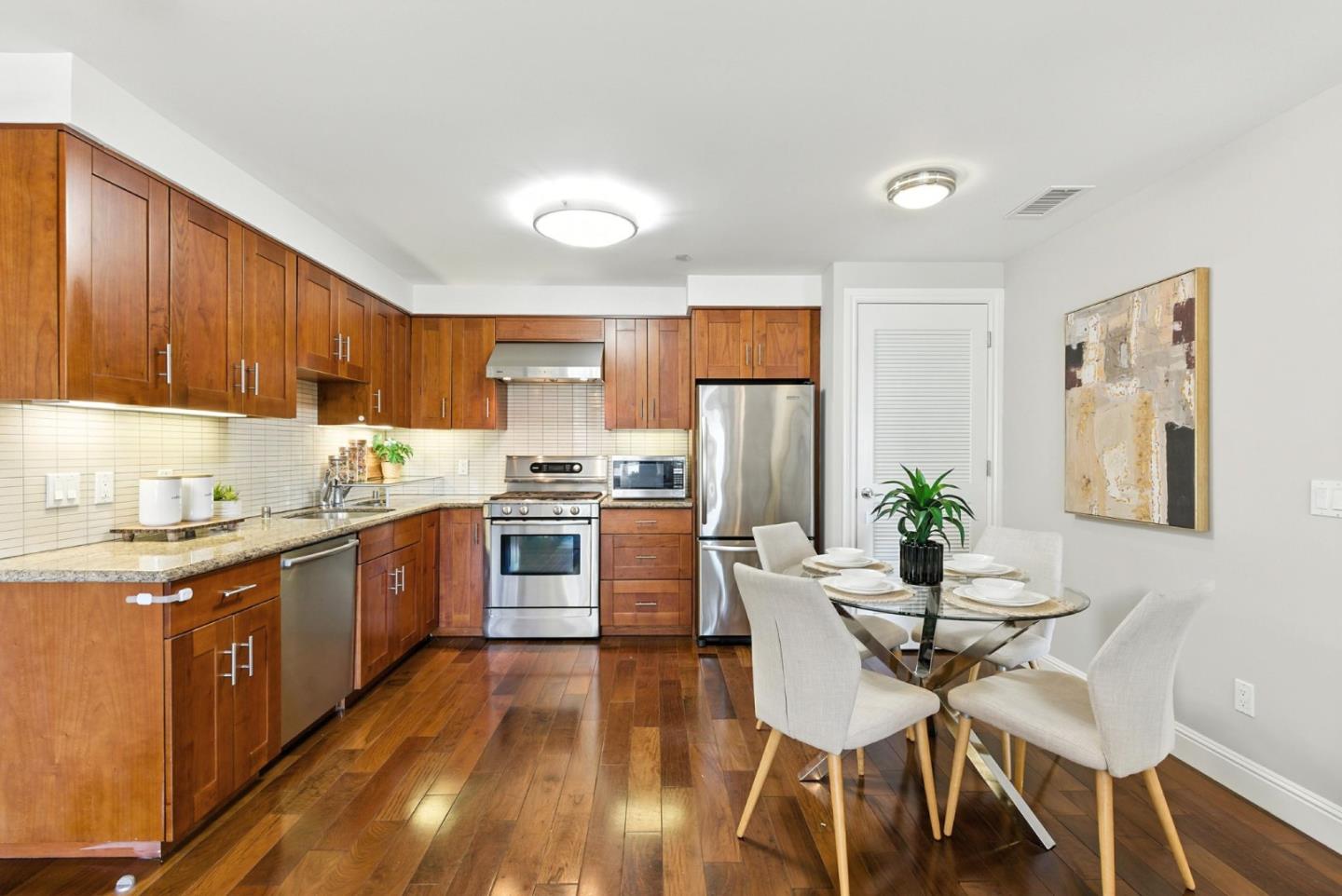 Detail Gallery Image 6 of 29 For 2443 Clement St #4,  San Francisco,  CA 94121 - 2 Beds | 1 Baths