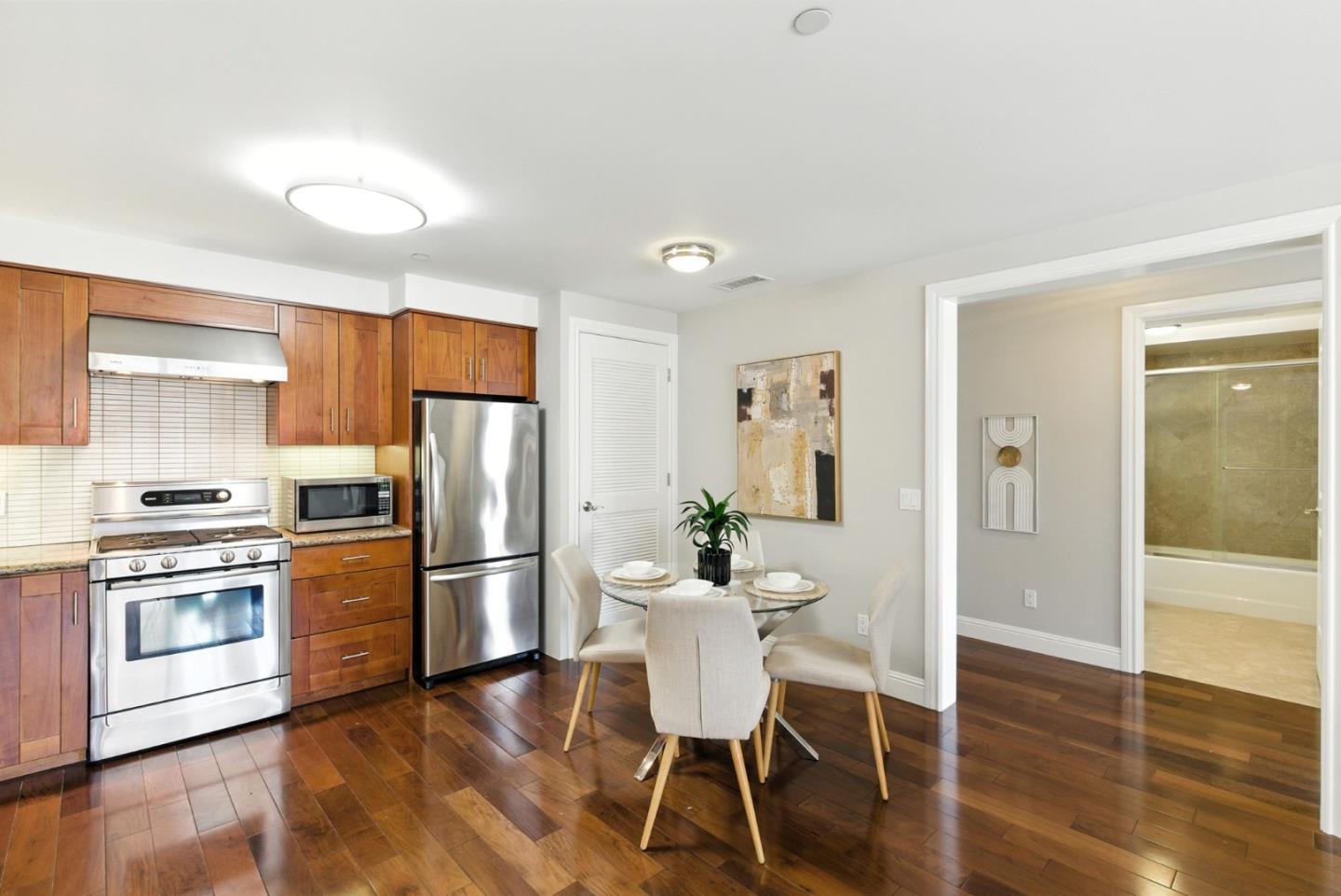 Detail Gallery Image 8 of 29 For 2443 Clement St #4,  San Francisco,  CA 94121 - 2 Beds | 1 Baths