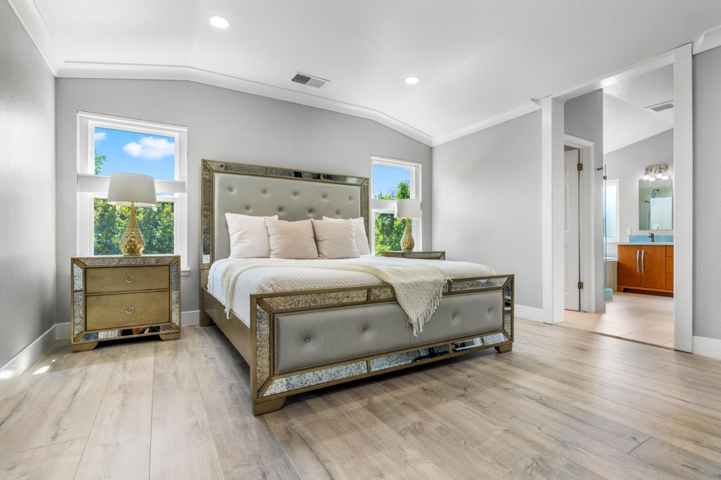 Detail Gallery Image 16 of 38 For 3783 Chilton Ct, San Jose,  CA 95111 - 4 Beds | 2/1 Baths
