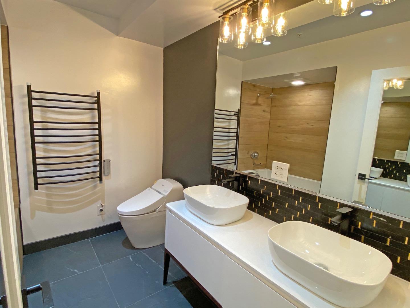 Detail Gallery Image 14 of 18 For 333 Santana Row #223,  San Jose,  CA 95128 - 1 Beds | 1 Baths