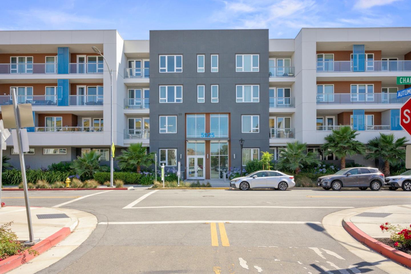 Detail Gallery Image 30 of 82 For 5925 Charlotte Dr #319,  San Jose,  CA 95123 - 3 Beds | 2 Baths
