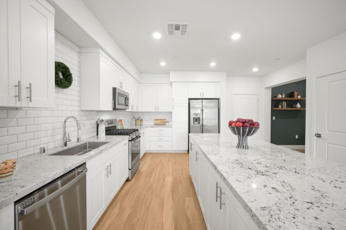 Detail Gallery Image 7 of 82 For 5925 Charlotte Dr #319,  San Jose,  CA 95123 - 3 Beds | 2 Baths