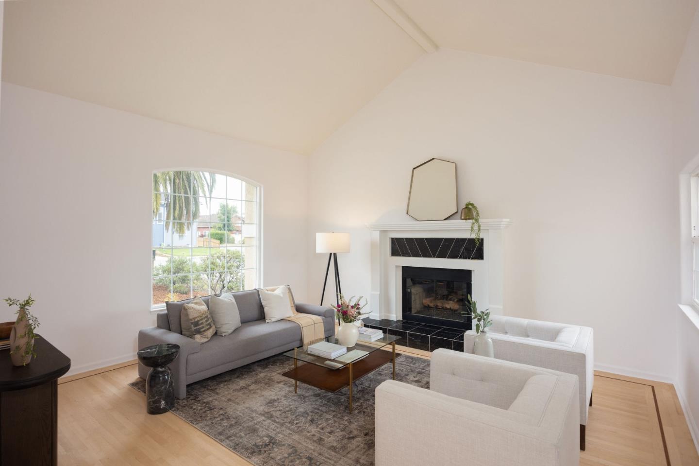 Detail Gallery Image 14 of 55 For 608 Silver Ave, Half Moon Bay,  CA 94019 - 4 Beds | 3/1 Baths