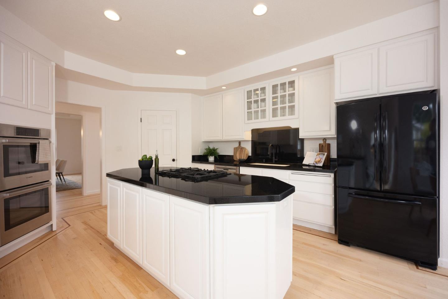 Detail Gallery Image 17 of 55 For 608 Silver Ave, Half Moon Bay,  CA 94019 - 4 Beds | 3/1 Baths