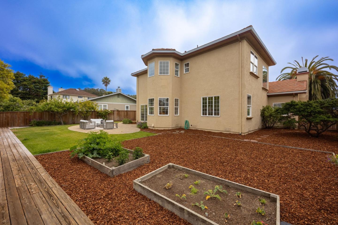 Detail Gallery Image 3 of 55 For 608 Silver Ave, Half Moon Bay,  CA 94019 - 4 Beds | 3/1 Baths