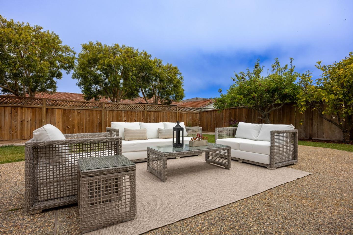 Detail Gallery Image 4 of 55 For 608 Silver Ave, Half Moon Bay,  CA 94019 - 4 Beds | 3/1 Baths