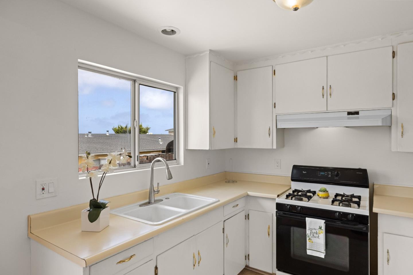 Detail Gallery Image 10 of 35 For 1609 Soto St, Seaside,  CA 93955 - 3 Beds | 1/1 Baths